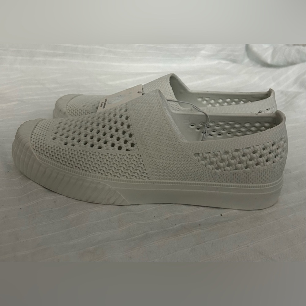 Layer8 Insider Womens White Soft Slip On Water Rubber Shoes Katie Size 8